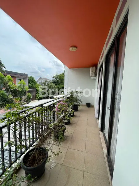 image RUMAH MEWAH LT 200 LB 351 DI KENCANA LOKA BSD (8)