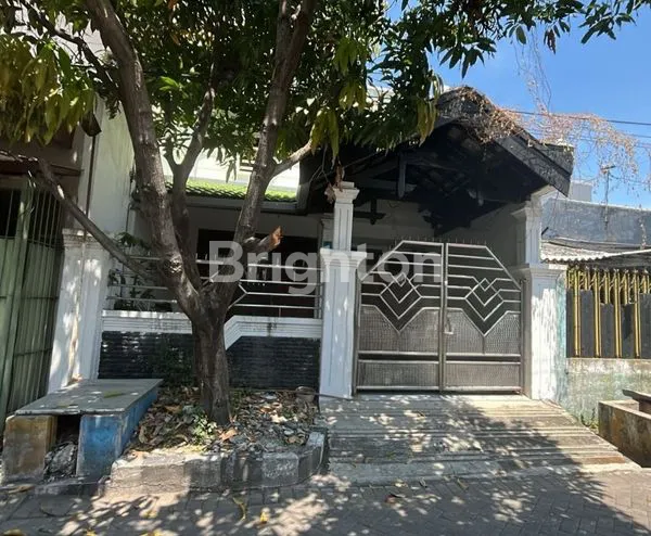 image RUMAH 2 LANTAI SURABAYA BARAT LOKASI STRATEGIS DEKAT TANJUNG SARI BANYU URIP MAYJEN SUNGKONO (1)