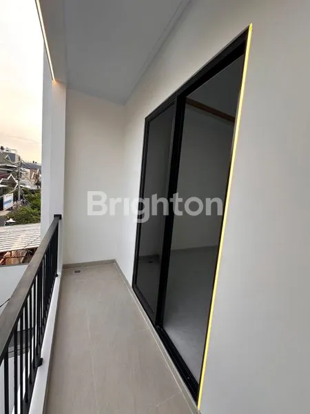 image RUMAH 3 LANTAI 5 KT DI TANJUNG DUREN BARAT (8)