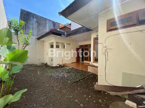 image RUMAH 2 LANTAI VIEW LAPANGAN TENNIS DEKAT UGM (6)