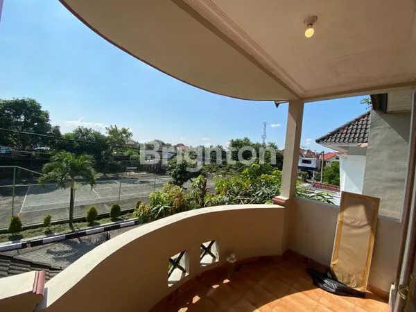 image RUMAH 2 LANTAI VIEW LAPANGAN TENNIS DEKAT UGM (8)