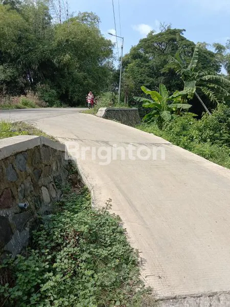 image TANAH DIJUAL BISA UNTUK PABRIK HOME INDUSTRI, DI BANGUN GUDANG ATAU RUMAH KAPLINGAN, PASAR DLL (7)