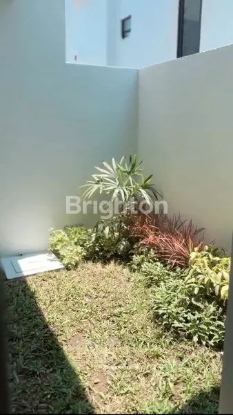 image RUMAH BARU 2 LANTAI PERUMAHAN PREMIUM DEKAT TOL SAWOJAJAR (8)