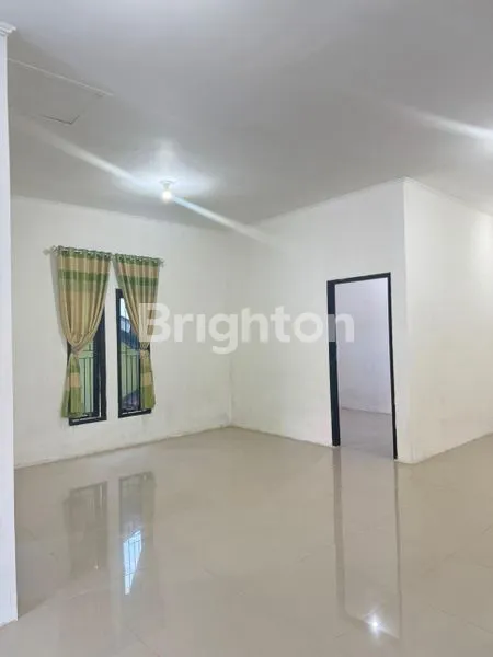 image RUMAH TERAWAT SEPERTI BARU DI BDS 1 BALIKPAPAN (8)