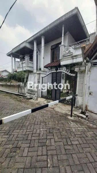 image RUMAH VINTAGE, SIMPANG DARMO PERMAI SELATAN. DEKAT TOL SATELIT. DEKAT MALL PTC. (3)