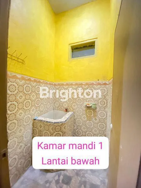 image RUMAH KOKOH 2 LANTAI DI TENGAH KOTA GRESIK  (6)