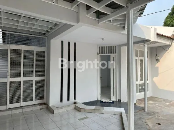 image RUMAH SIAP HUNI 1,5 LANTAI DI KELAPA HYBRIDA/ HIBRIDA KELAPA GADING JAKARTA UTARA (2)