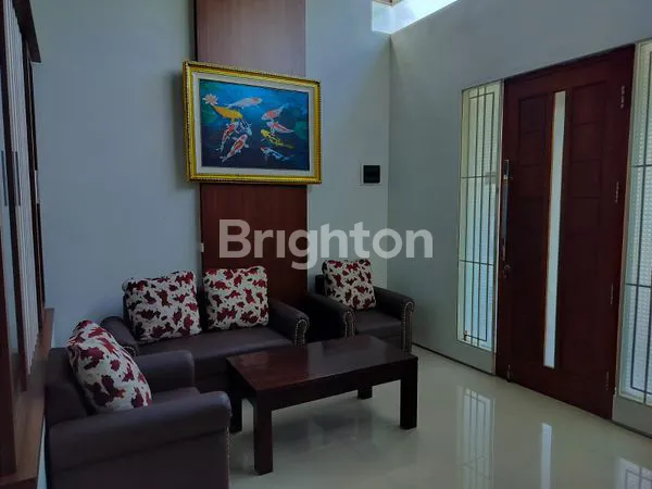 image DIJUAL RUMAH NYAMAN TERAWAT CITRALAND ROSEWOOD SURABAYA (2)
