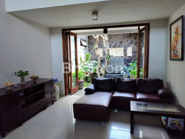 image DIJUAL RUMAH NYAMAN TERAWAT CITRALAND ROSEWOOD SURABAYA (3)