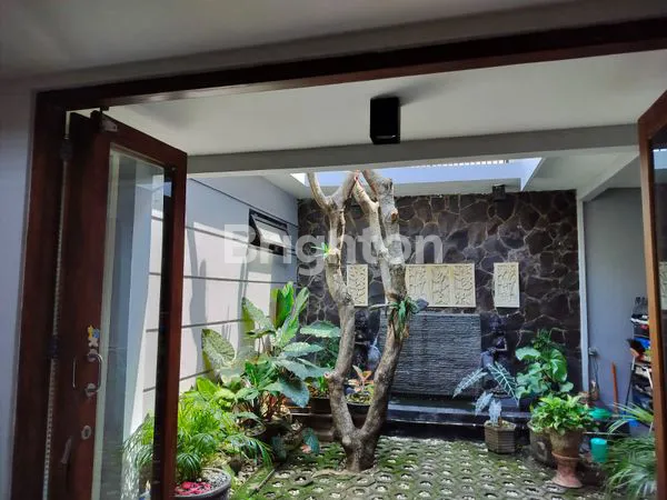 image DIJUAL RUMAH NYAMAN TERAWAT CITRALAND ROSEWOOD SURABAYA (5)