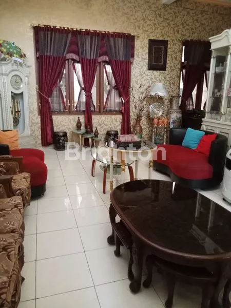 image RUMAH MEWAH 2 LANTAI DI PERUM. MUTIARA CITRA GRAHA, SIDOARJO (5)