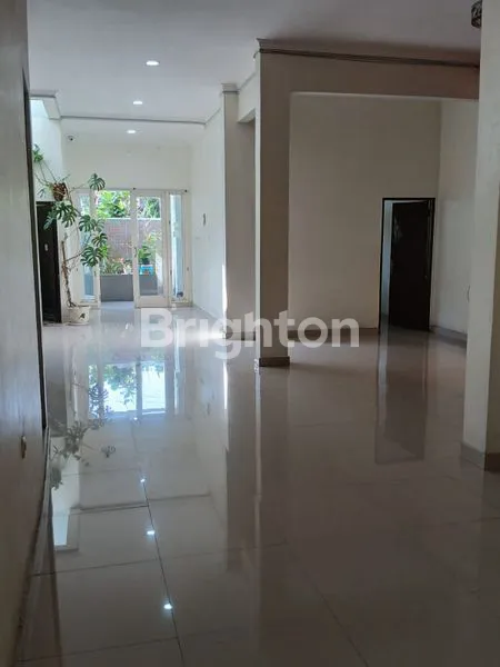 image RUMAH 2 LANTAI  SEBERANG PASAR MODERN @NUSALOKA BSD (4)