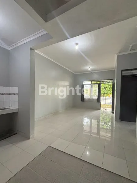 image RUMAH CANTIK SIAP HUNI DEPAN TAMAN & DEKAT KAMPUS IPB DI GRIYA MELATI 2 BUBULAK BOGOR  (5)