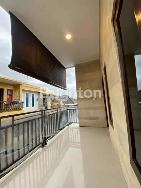 image RUMAH MODERN MINIMALIS BERGAYA SEMI VILLA ONE GATE SYSTEM(164V) (3)