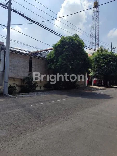 image RUMAH HITUNG TANAH 3 MENIT DARI TUNJUNGAN PLAZA SURABAYA (7)