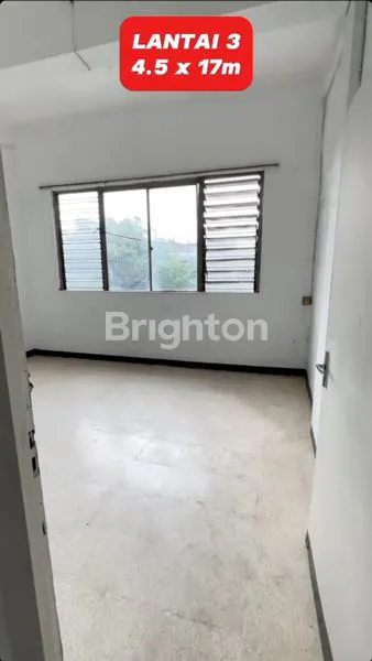 image RUKO LOKASI PREMIUM DI BANDENGAN JAKUT,PINGGIR JALAN BESAR.COCOK UNTUK USAHA & TEMPAT TINGGAL. (5)