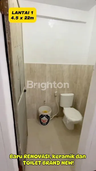 image RUKO LOKASI PREMIUM DI BANDENGAN JAKUT,PINGGIR JALAN BESAR.COCOK UNTUK USAHA & TEMPAT TINGGAL. (2)