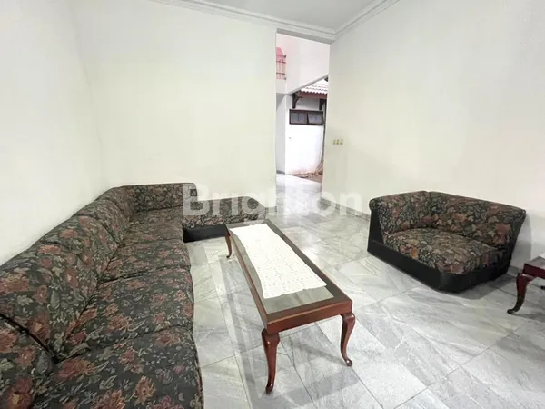 image HUNIAN TENANG DI PEMUKIMAN  JAKARTA SELATAN NAMUN DEKAT  JALUR MAMPANG SERTA DEKAT KE MEGA KUNINGAN - CUKUP JALAN KAKI 10 MENIT KE HALTE TRANSJAKARTA WARUNG JATI. (3)