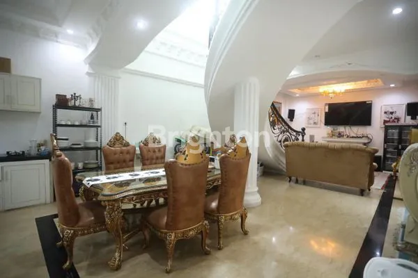 image VILLA PRIBADI 3LANTAI LEMBANG KOTA BANDUNG JAWA BARAT (3)