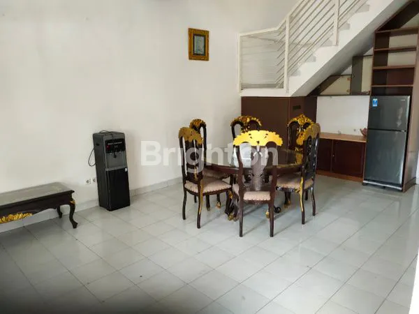 image DI SEWAKAN RUMAH DIRAWAMANGUN  (4)