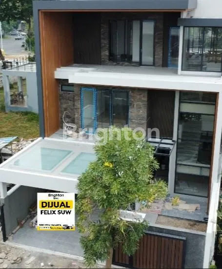 image RUMAH 3 LANTAI SEMI FURNISH DI WOODLAND CITRALAND (1)