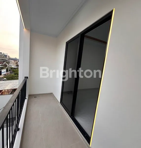 image RUMAH MINIMALIS 3 LANTAI - TANJUNG DUREN - JAKARTA BARAT (5)
