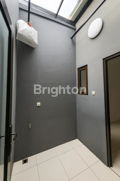 image RUMAH 3 LANTAI SEMI FURNISHED DI CLUSTER WISTERIA, JAKARTA GARDEN CITY – SHM, SIAP HUNI! (5)