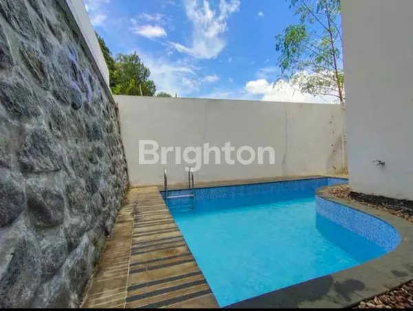 image RUMAH MODERN DI BATU MALANG DENGAN PRIVATE POOL ANAK & PEMANDANGAN GUNUNG YANG MENAWAN (8)