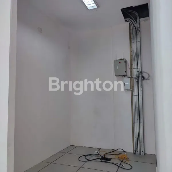 image RUKO TIGA LANTAI JALAN GAJAHMADA TENGAH KOTA SEMARANG STRATEGIS (7)
