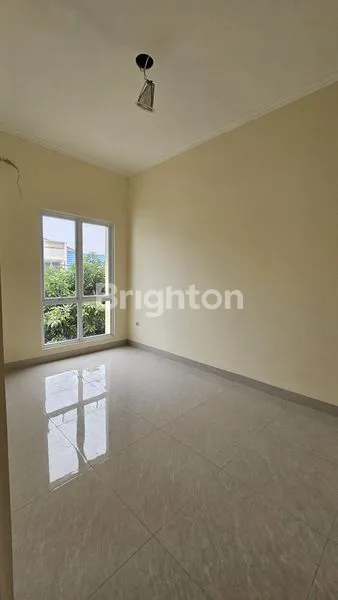 image RUMAH RAPI SEKTOR 7 GADING SERPONG (4)