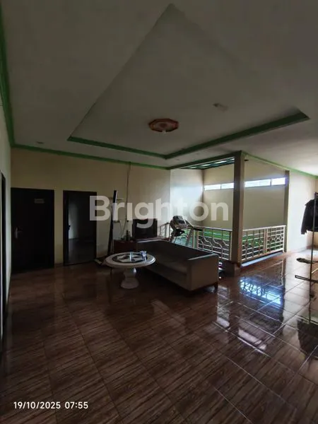 image RUMAH MEWAH FULL FURNISH LT 262M² CIBODAS TANGERANG (2)