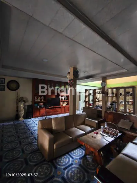 image RUMAH MEWAH FULL FURNISH LT 262M² CIBODAS TANGERANG (3)