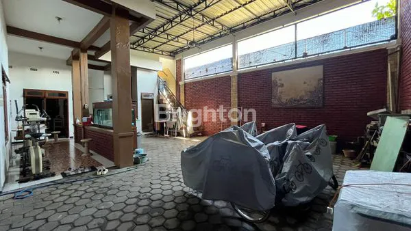 image RUMAH MEWAH 2 LANTAI LOKASI SANGAT STRATEGIS DEKAT TOL SINGOSARI - MALANG (8)