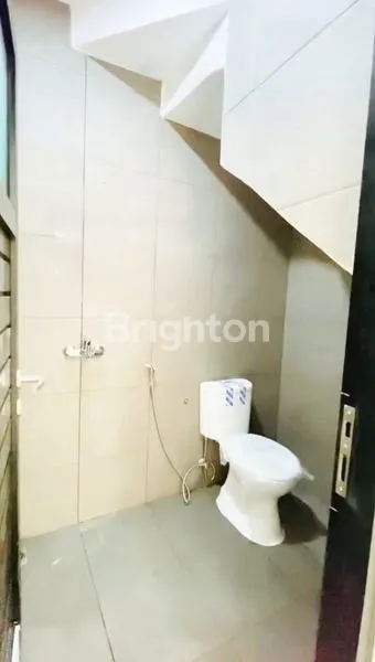 image RUMAH BARU 2 LANTAI PERUMAHAN PREMIUM DEKAT TOL SAWOJAJAR (8)