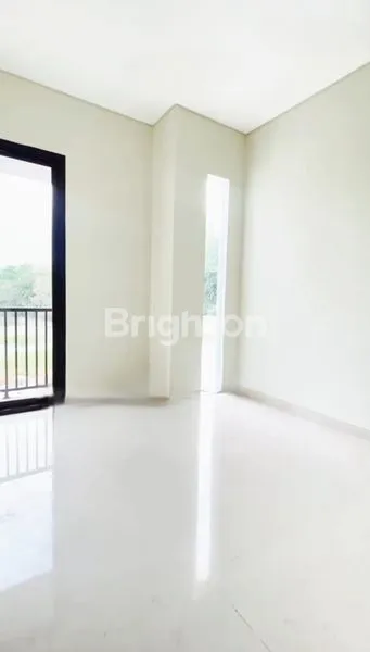 image RUMAH BARU 2 LANTAI PERUMAHAN PREMIUM DEKAT TOL SAWOJAJAR (4)