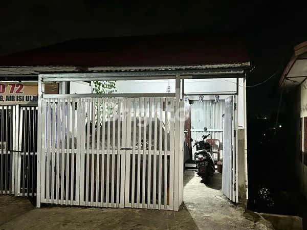 image RUMAH PINGGIR JALAN 4 LANTAI (1)