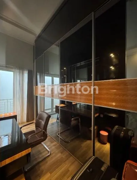 image LANGKA BAGUS SANGAT SIAP HUNI RUMAH 2 LT FULL FURNISH BRAND MEWAH DEKAT SEKOLAH PETRA ARAYA UNIVERSITAS ITS RAYA MERR (2)