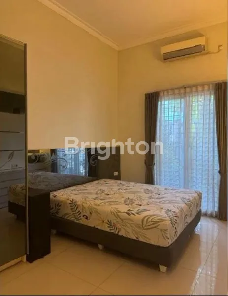 image LANGKA BAGUS SANGAT SIAP HUNI RUMAH 2 LT FULL FURNISH BRAND MEWAH DEKAT SEKOLAH PETRA ARAYA UNIVERSITAS ITS RAYA MERR (4)