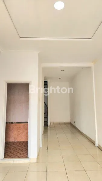 image RUMAH SIAP HUNI, BERSIH DAN BARU RENOVASI  DISEWAKAN DI HARAPAN INDAH2 (8)
