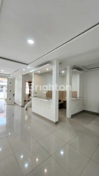 image RUMAH SIAP HUNI, BERSIH DAN BARU RENOVASI  DISEWAKAN DI HARAPAN INDAH2 (3)