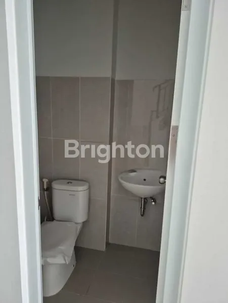 image RUKO BARU 3 LANTAI MURAH ILAGO GADING SERPONG HADAP JALAN COCOK UNTUK CAFFE, KLINIK, SHOWROOM, BIMBEL, APOTEK, DLL\N  (7)