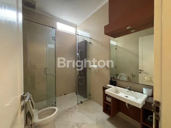 image RUMAH MEWAH 2 LANTAI DI ONYX ALAM SUTERA (6)