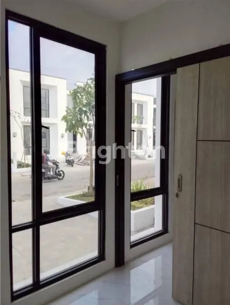 image RUMAH 2 LANTAI BANGUNAN BARU LOKASI GADINGREJO KOTA PASURUAN (2)