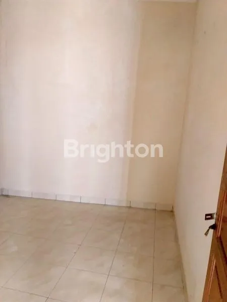 image DIJUAL RUMAH 2 LANTAI  6 KAMAR TIDUR 6BR + 2 KAMAR MANDI DI HAYAM WURUK JAKARTA BARAT NON FURNISH (2)