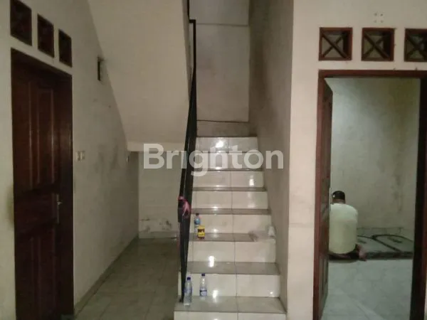 image DIJUAL RUMAH 2 LANTAI  6 KAMAR TIDUR 6BR + 2 KAMAR MANDI DI HAYAM WURUK JAKARTA BARAT NON FURNISH (6)
