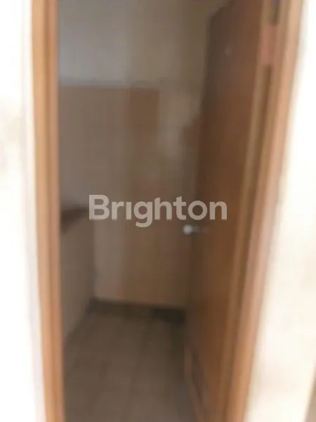 image DIJUAL RUMAH 2 LANTAI  6 KAMAR TIDUR 6BR + 2 KAMAR MANDI DI HAYAM WURUK JAKARTA BARAT NON FURNISH (7)