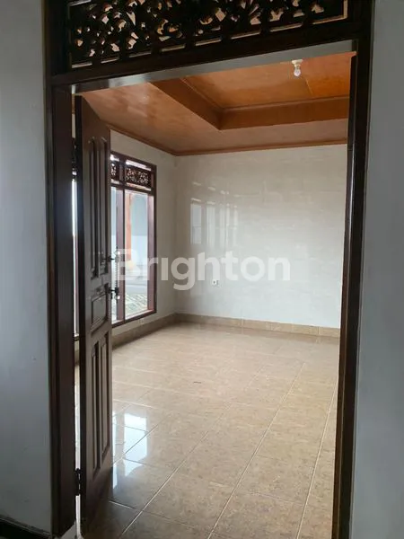 image DISEWAKAN RUMAH BALI 3 LANTAI DI JALAN RATNA SARI, PADANGSAMBIAN (5)