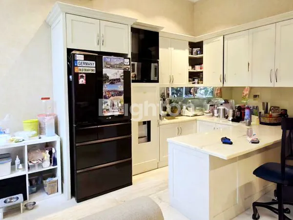 image RUMAH MEWAH GADING PARK VIEW, KELAPA GADING SEMI FURNISH 3 LANTAI SPLIT LEVEL (3)