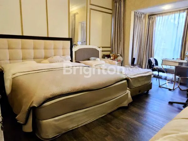 image RUMAH MEWAH GADING PARK VIEW, KELAPA GADING SEMI FURNISH 3 LANTAI SPLIT LEVEL (5)