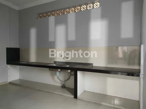 image RUKO BARU SIAP HUNI – JL. PUKAT IV (4)